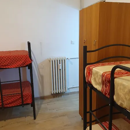 Tom 38 Hostel