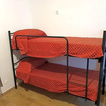 Tom 38 Albergue